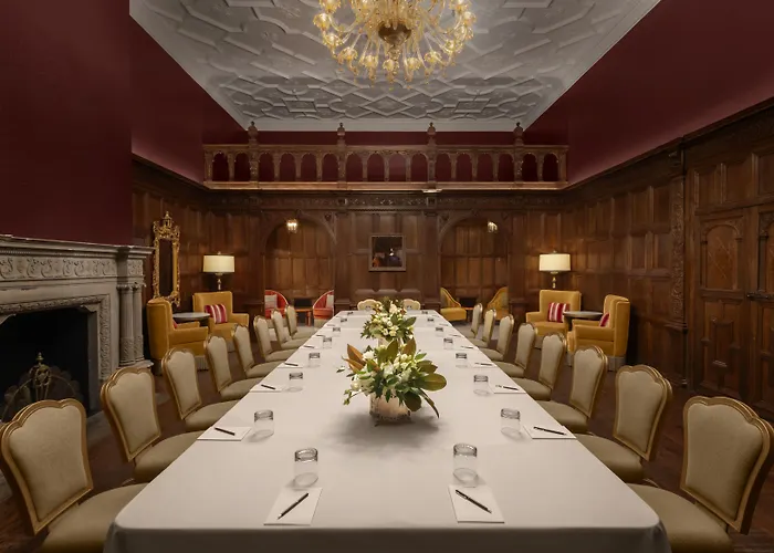 The Stoneleigh, Autograph Collection