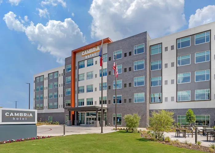 Cambria Hotel Fort Worth - Medical Center